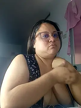 Snapshot of Chiki_hot92 chatting on 10.14.25 Chiki hot92 online show from 10.14.25