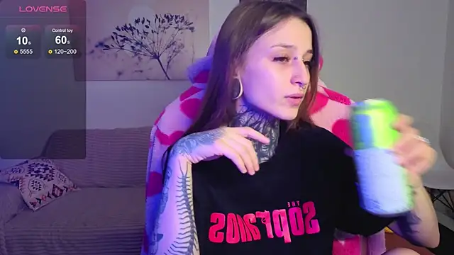 LilithPoison online show from 10.04.25