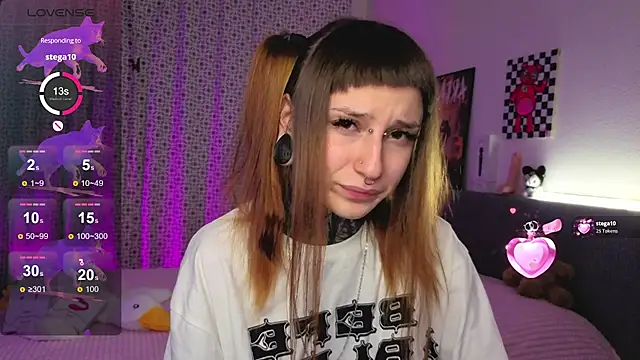 LilithPoison online show from 11.05.25