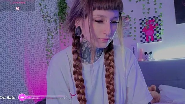 Snapshot of LilithPoison chatting on 07.16.26 LilithPoison online show from 07.16.26