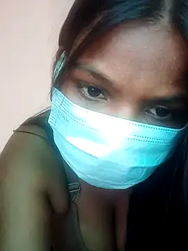 Snapshot of sarra20 chatting on 09.15.25 sarra20 online show from 09.15.25