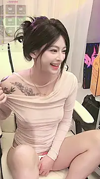 Snapshot of lulu5211 chatting on 11.10.25 lulu5211 online show from 11.10.25