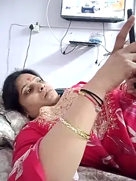 Snapshot of aliya-jaan71 chatting on 10.13.25 aliya-jaan71 online show from 10.13.25