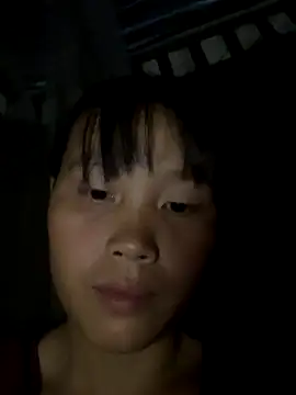 Snapshot of huong-18 chatting on 11.01.25 huong-18 online show from 11.01.25