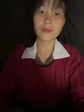 Snapshot of huong-18 chatting on 11.14.25 huong-18 online show from 11.14.25