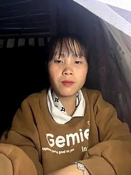 Snapshot of huong-18 chatting on 12.01.25 huong-18 online show from 12.01.25