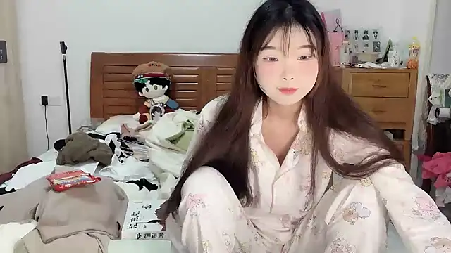 Snapshot of Akong11 chatting on 09.26.25 Akong11 online show from 09.26.25