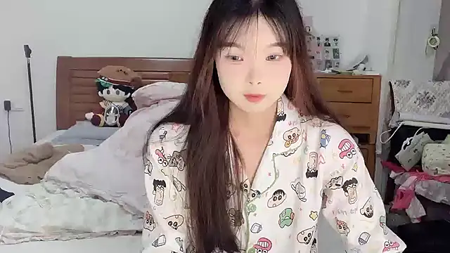 Snapshot of Akong11 chatting on 10.02.25 Akong11 online show from 10.02.25