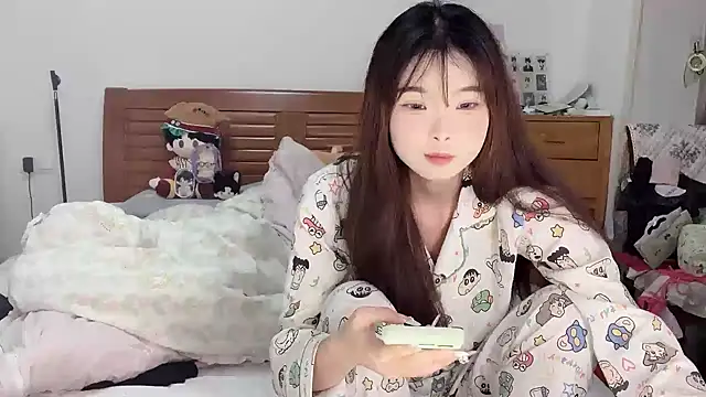 Snapshot of Akong11 chatting on 10.04.25 Akong11 online show from 10.04.25