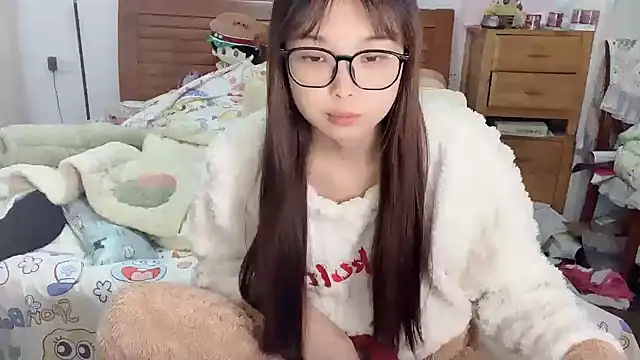 Snapshot of Akong11 chatting on 11.06.25 Akong11 online show from 11.06.25