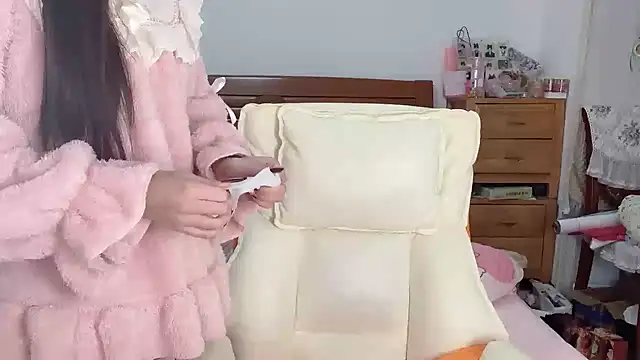 Snapshot of Akong11 chatting on 12.15.25 Akong11 online show from 12.15.25