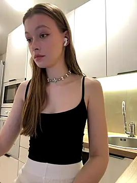 FriendlyFire 18 online show from 10.05.25