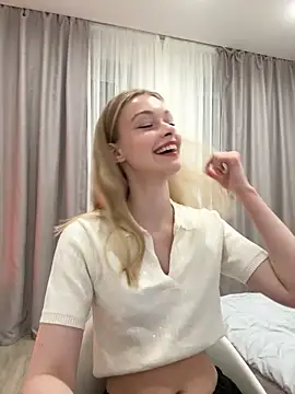 Snapshot of FriendlyFire_18 chatting on 02.21.26 FriendlyFire 18 online show from 02.21.26