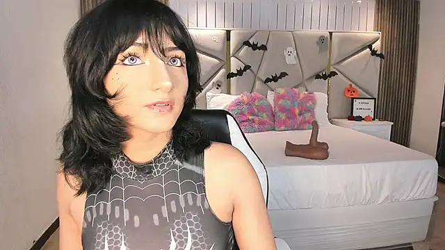 Snapshot of Maddy_XOXO_HOT chatting on 10.28.25 Maddy XOXO HOT online show from 10.28.25