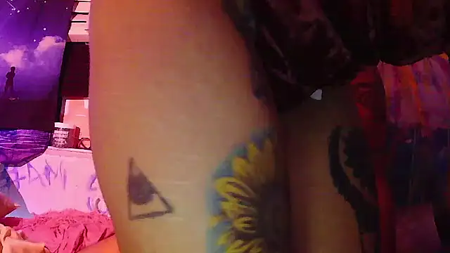 Snapshot of darnette_daisy chatting on 10.05.25 darnette daisy online show from 10.05.25