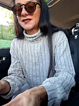 Lauraxxsteen online show from 11.12.25