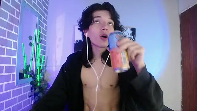 Snapshot of Jack_alvarez19 chatting on 12.04.25 Jack alvarez19 online show from 12.04.25