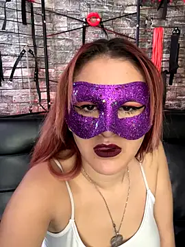 Leiila Fire online show from 09.19.25