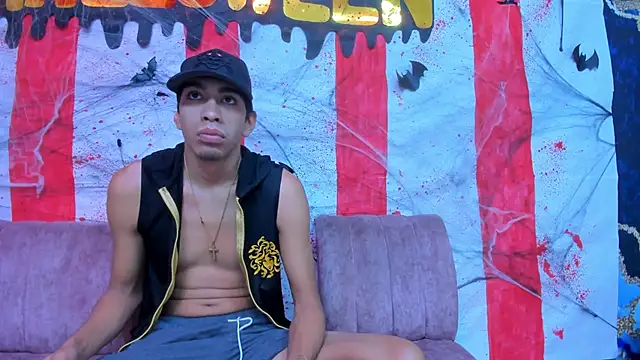 Juicy Creww online show from 10.21.25