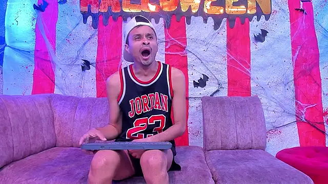 Juicy Creww online show from 10.25.25