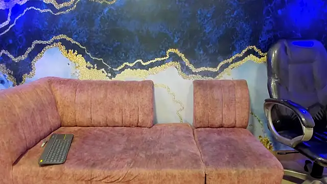 Juicy Creww online show from 11.15.25