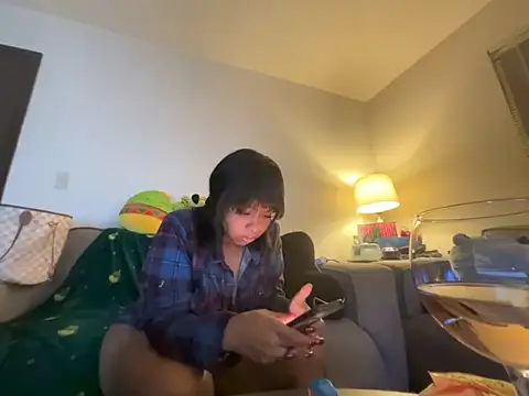 Snapshot of GoddessFatPuss chatting on 12.20.25 GoddessFatPuss online show from 12.20.25