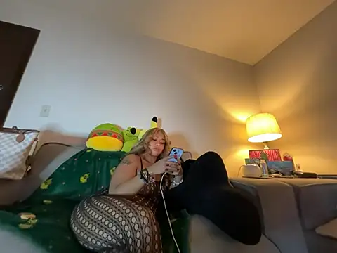 Snapshot of GoddessFatPuss chatting on 01.13.26 GoddessFatPuss online show from 01.13.26