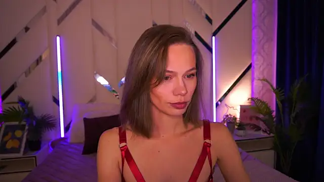 ShyySiren online show from 12.18.25