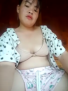 Snapshot of emilyzz chatting on 10.13.25 emilyzz online show from 10.13.25