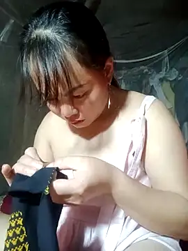 Snapshot of emilyzz chatting on 11.13.25 emilyzz online show from 11.13.25