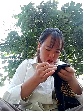 Snapshot of emilyzz chatting on 11.14.25 emilyzz online show from 11.14.25