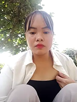 Snapshot of emilyzz chatting on 11.15.25 emilyzz online show from 11.15.25