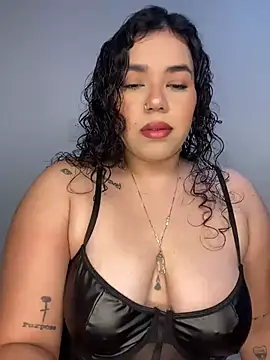 krisstenSantos online show from 11.05.25