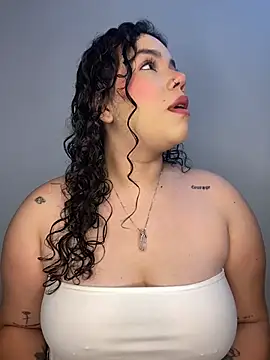 krisstenSantos online show from 11.11.25