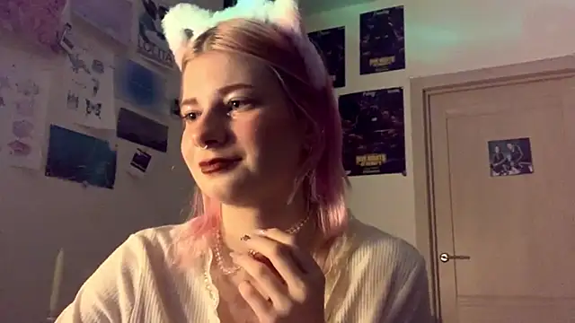 Snapshot of PinkVampire chatting on 10.08.25 PinkVampire online show from 10.08.25