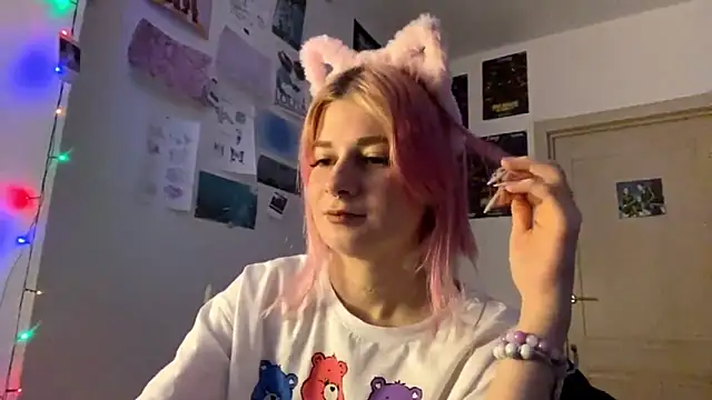 Snapshot of PinkVampire chatting on 10.10.25 PinkVampire online show from 10.10.25