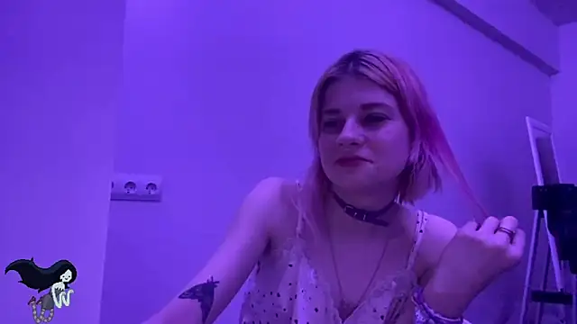 Snapshot of PinkVampire chatting on 10.30.25 PinkVampire online show from 10.30.25