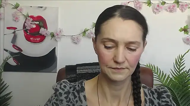 TayaFinch online show from 02.10.26