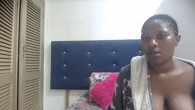 Snapshot of bemymasterlovers chatting on 11.15.25 bemymasterlovers online show from 11.15.25