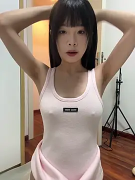 qiqi x online show from 06.04.26