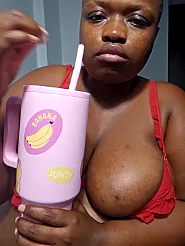 Snapshot of lady-zeei chatting on 04.15.26 lady-zeei online show from 04.15.26