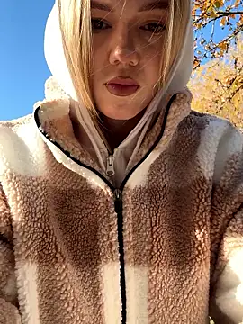 MilaMoone online show from 11.29.25