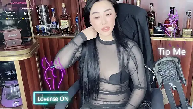 Snapshot of A-Lin-666 chatting on 10.12.25 A-Lin-666 online show from 10.12.25