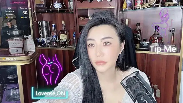 Snapshot of A-Lin-666 chatting on 10.15.25 A-Lin-666 online show from 10.15.25