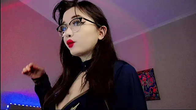 Snapshot of Dazzl1ngFire chatting on 12.22.25 Dazzl1ngFire online show from 12.22.25