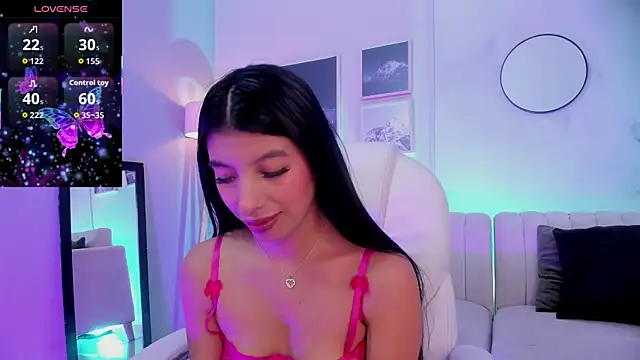 Snapshot of Tiffany_Low chatting on 11.02.25 Tiffany Low online show from 11.02.25