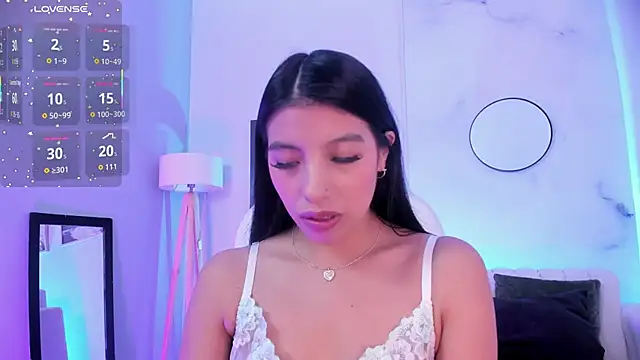 Snapshot of Tiffany_Low chatting on 11.05.25 Tiffany Low online show from 11.05.25