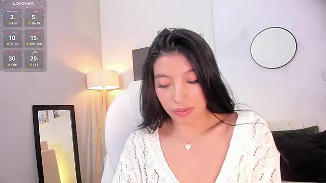 Snapshot of Tiffany_Low chatting on 11.08.25 Tiffany Low online show from 11.08.25