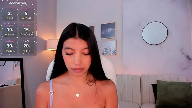 Snapshot of Tiffany_Low chatting on 11.20.25 Tiffany Low online show from 11.20.25