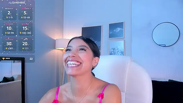 Snapshot of Tiffany_Low chatting on 12.03.25 Tiffany Low online show from 12.03.25